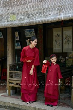 Áo Dài Bé Gái Tơ Gạo Đính Hoa Thủ Công Nhà