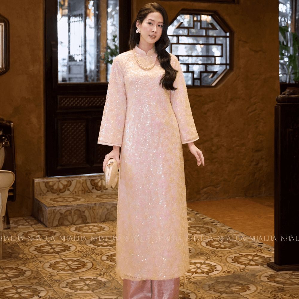 Áo Dài Lệ Chiêu Kim Sa Hoa Óng Ánh Nhà Lụa