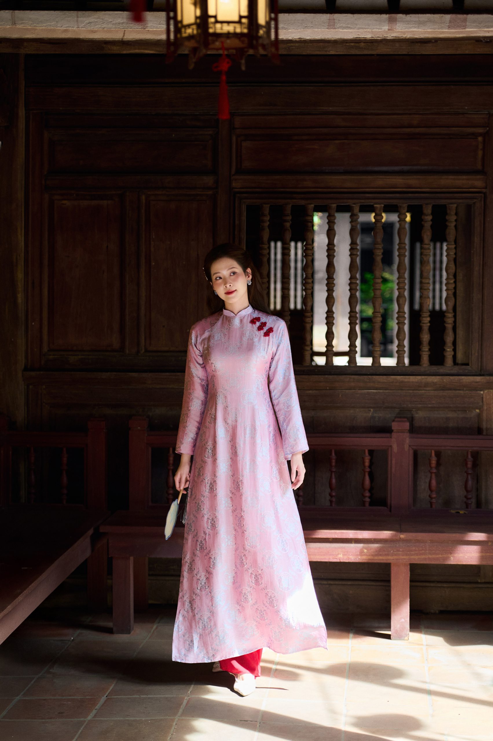 Áo Dài Dao Quỳnh Màu Trắng Hồng