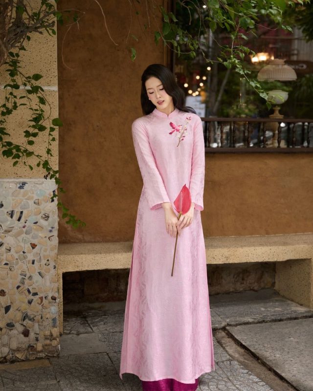 Áo-Dài-hong-lien-theu-tay