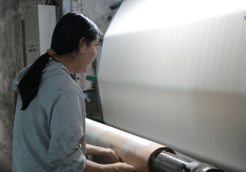 anh quá trình láy tơ kén lụa