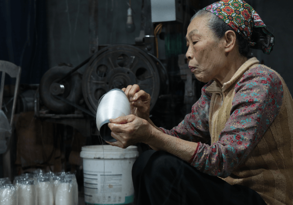 anh quá trình láy tơ kén lụa