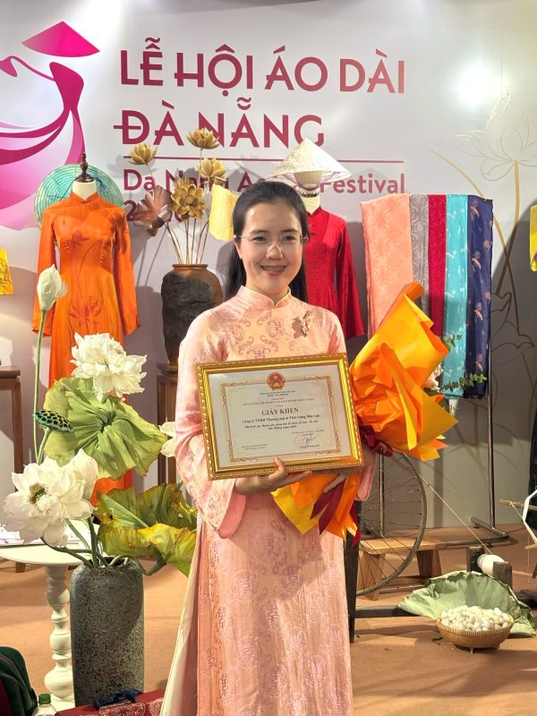 Founder Nhà Lụa - Kim Ngân Check in tại Gian Hàng Lễ Hội Áo Dài Đà Nẵng 2026