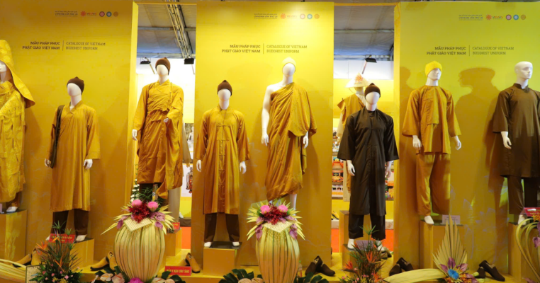 Phân loại pháp phục Phật giáo Bắc Tông và Nam Tông sự khác biệt trong trang phục