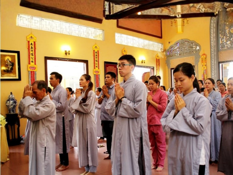 Pháp Phục Trong Lễ Quy Y - thời điểm một người chính thức trở thành Phật tử