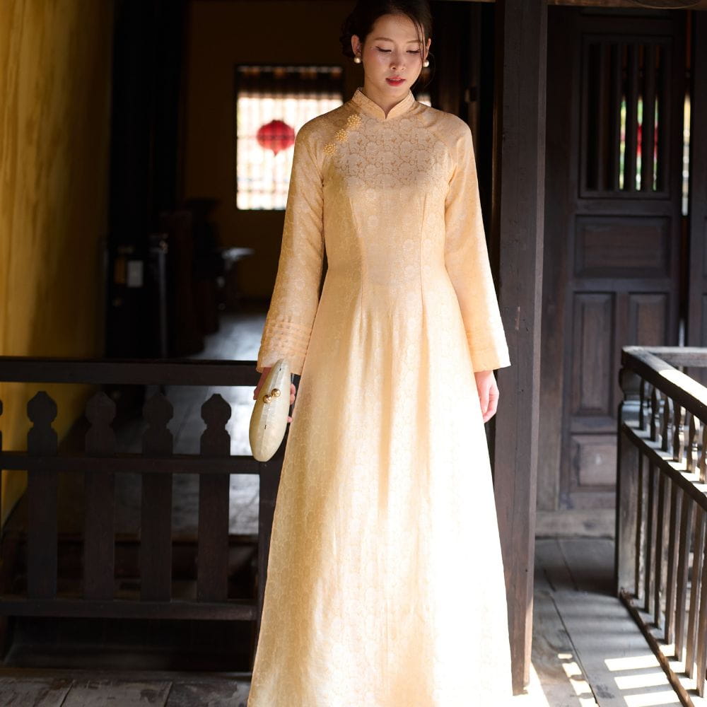 Áo Dài Lụa Tơ Tằm Hy Vân Vàng - Áo Dài Cao Cấp Dệt Cúc Nhí Đính Ngọc Trai