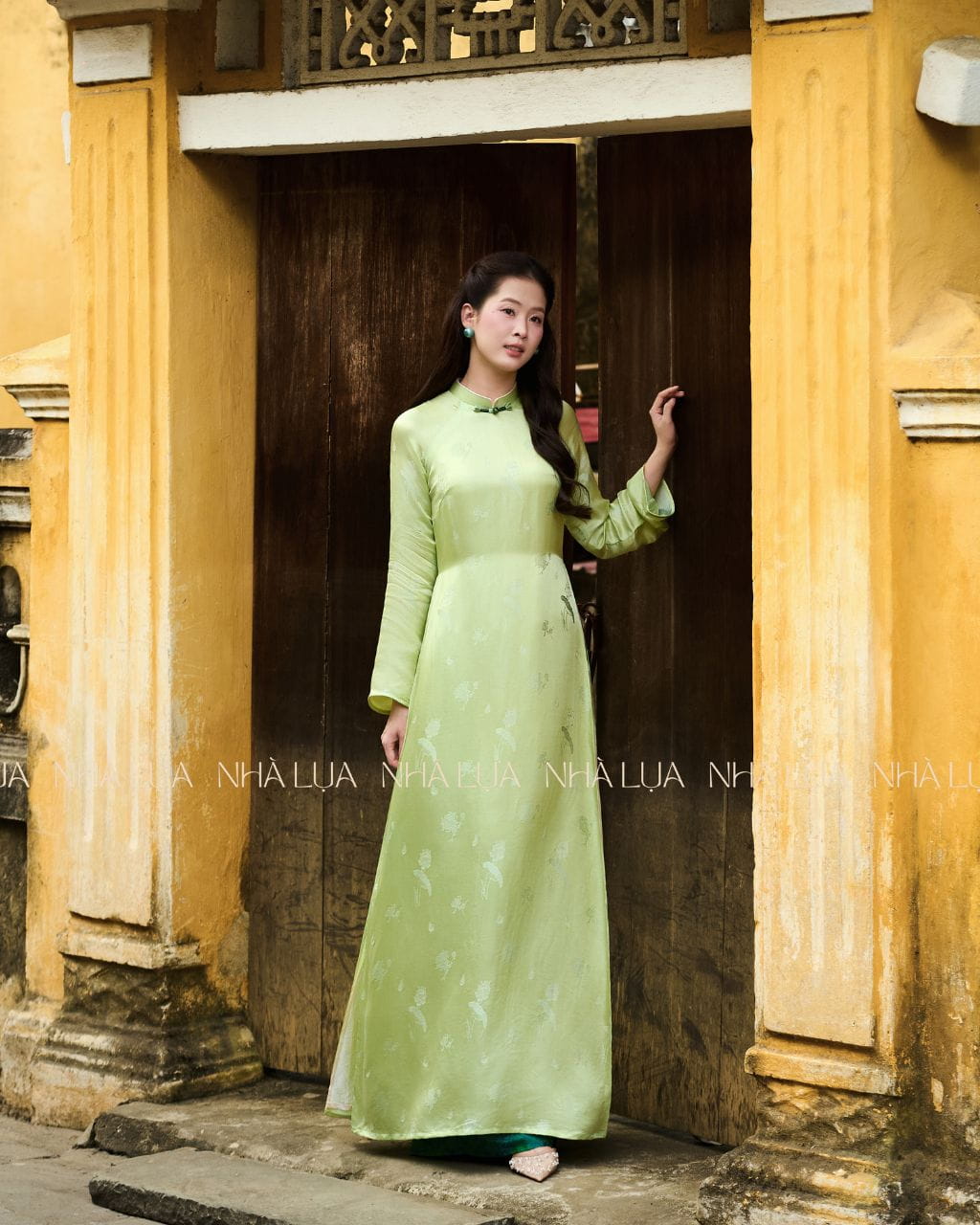 Áo Dài 4 Tà Lục Uyển Màu Xanh Chuối Lụa Tơ Tằm Nha Xá Cao Cấp | Nhà Lụa