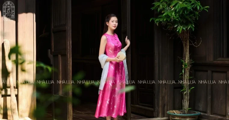 5 Mẫu Váy Lụa Dịp Cuối Năm Đẹp Và Sang Trọng Cho Tiệc Tất Niên, Tri Ân