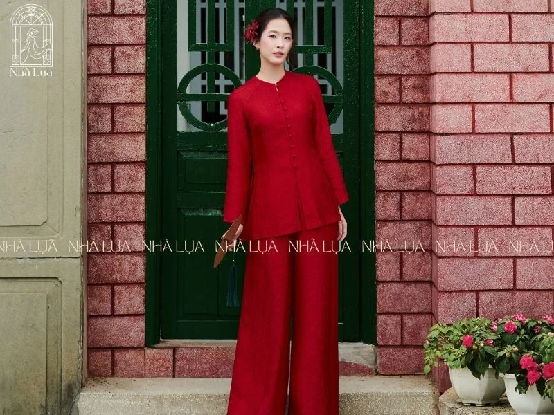 Pháp Phục Lụa Đặt May Sẽ Mang Lại Cảm Giác Thoải Mái Tự Nhiên Khi Đi Chùa Hay Hành Lễ