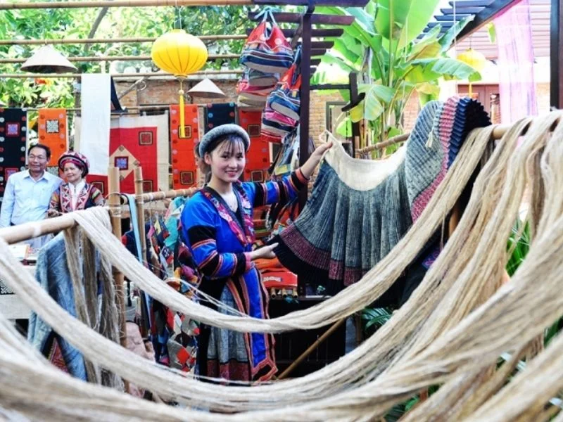 Di sản lụa tơ tằm Việt Nam mang vẻ đẹp truyền thống và tinh hoa dân tộc