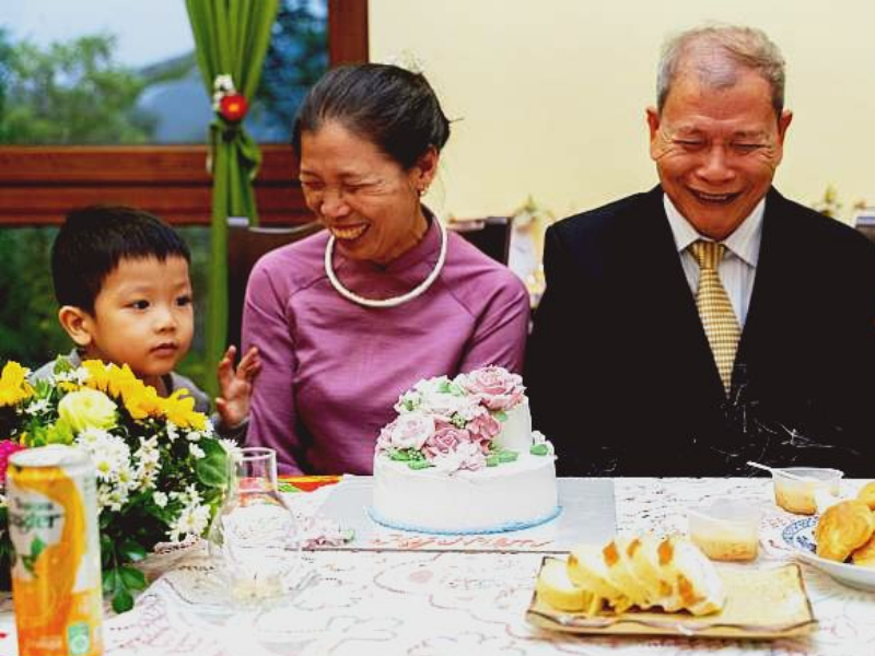 Sinh nhật và thượng thọ dịp tri ân và chúc phúc người lớn tuổi
