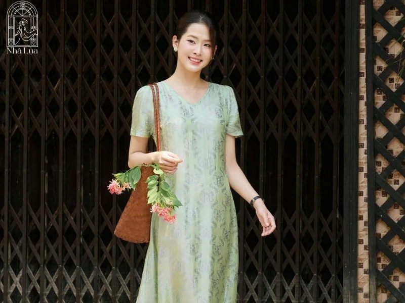 Đầm lụa Hồng Thanh xanh _ Lựa chọn lịch thiệp, tươi mới và giấu dáng hoàn hảo ngày xuân