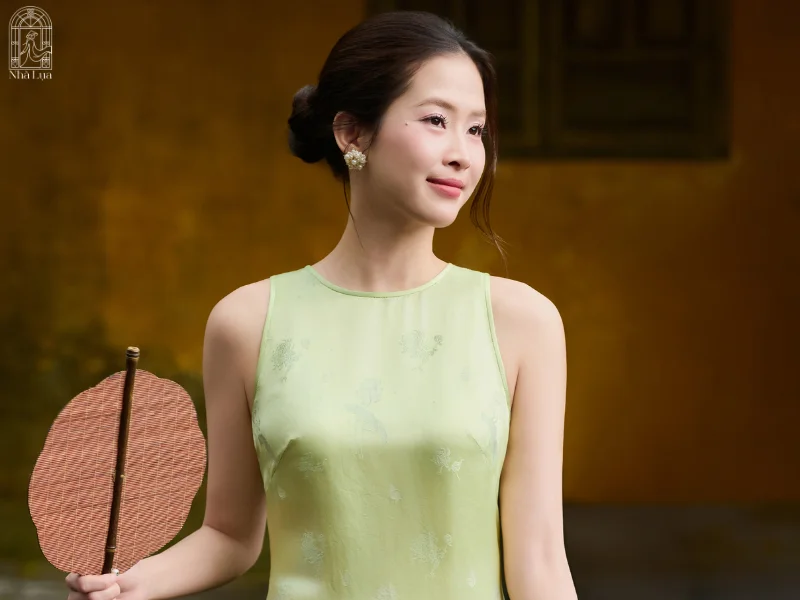 Chất liệu lụa tơ tằm mang lại cảm giác thoải mái khi mặc