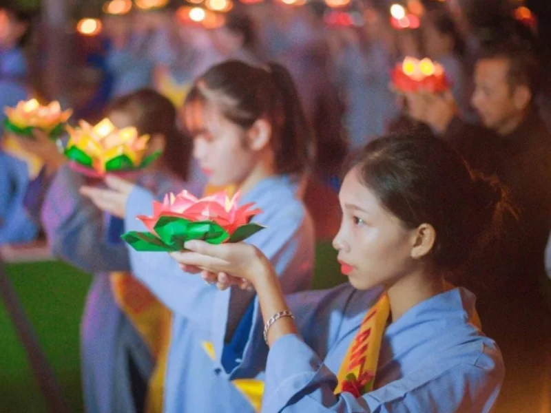 Hình ảnh lễ Vu Lan báo hiếu tại chùa trang nghiêm và xúc động