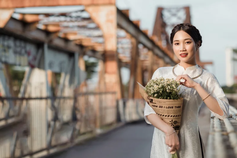 Cầu Long Biên — Góc Chụp Áo Dài Hà Nội Mang Dấu Ấn Lịch Sử