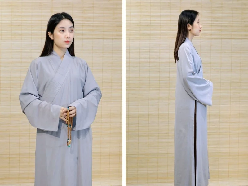 Mặc áo tràng khi tu tập tại nhà giúp người mặc tập trung hơn vào việc tu học và nuôi dưỡng tâm hướng thiện mỗi ngày.