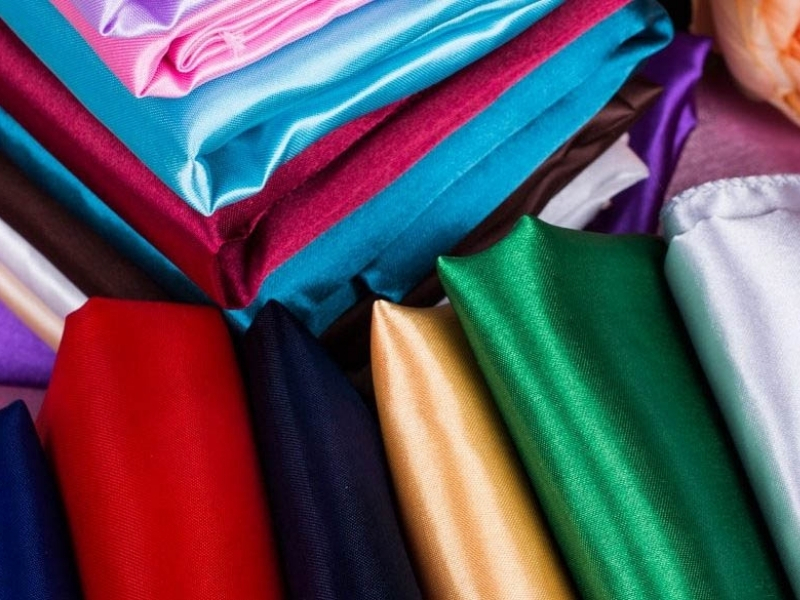 Satin mang vẻ đẹp bóng mượt và sang trọng 