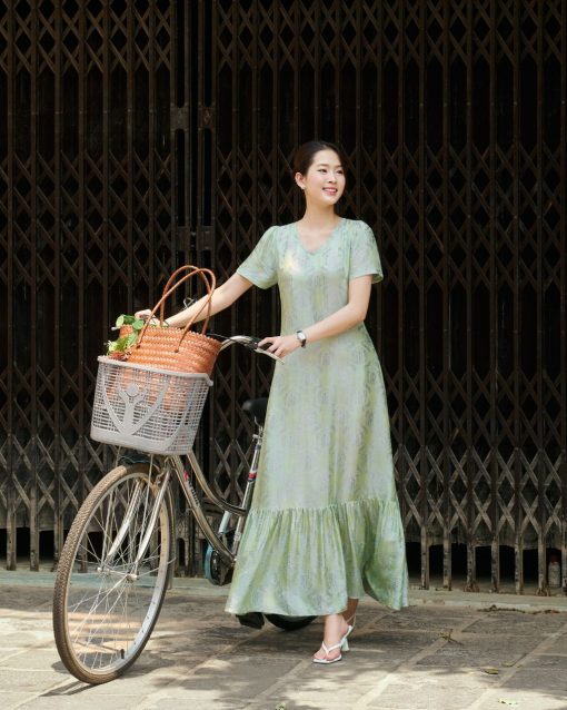 Váy Lụa Tơ Tằm Hồng Thanh Cổ Chữ V Màu Xanh Lá - Thon Gọn Thân Tôn Dáng