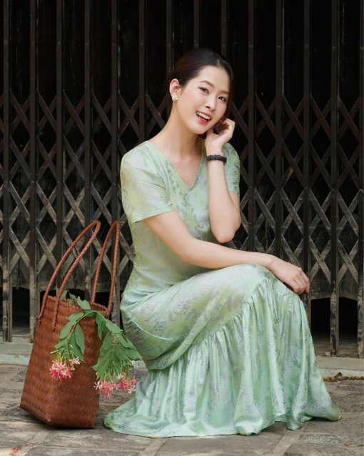 Váy Lụa Tơ Tằm Hồng Thanh Cổ Chữ V Màu Xanh Lá - Thon Gọn Thân Tôn Dáng