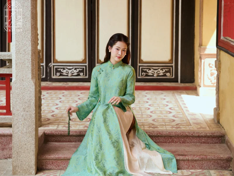 Sự Thoáng Mát Của Áo Dài Lụa Tơ Tằm Đến Từ Nhà Lụa