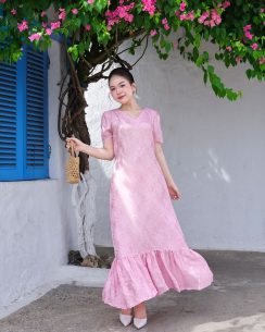 Váy lụa hồng thanh màu hồng