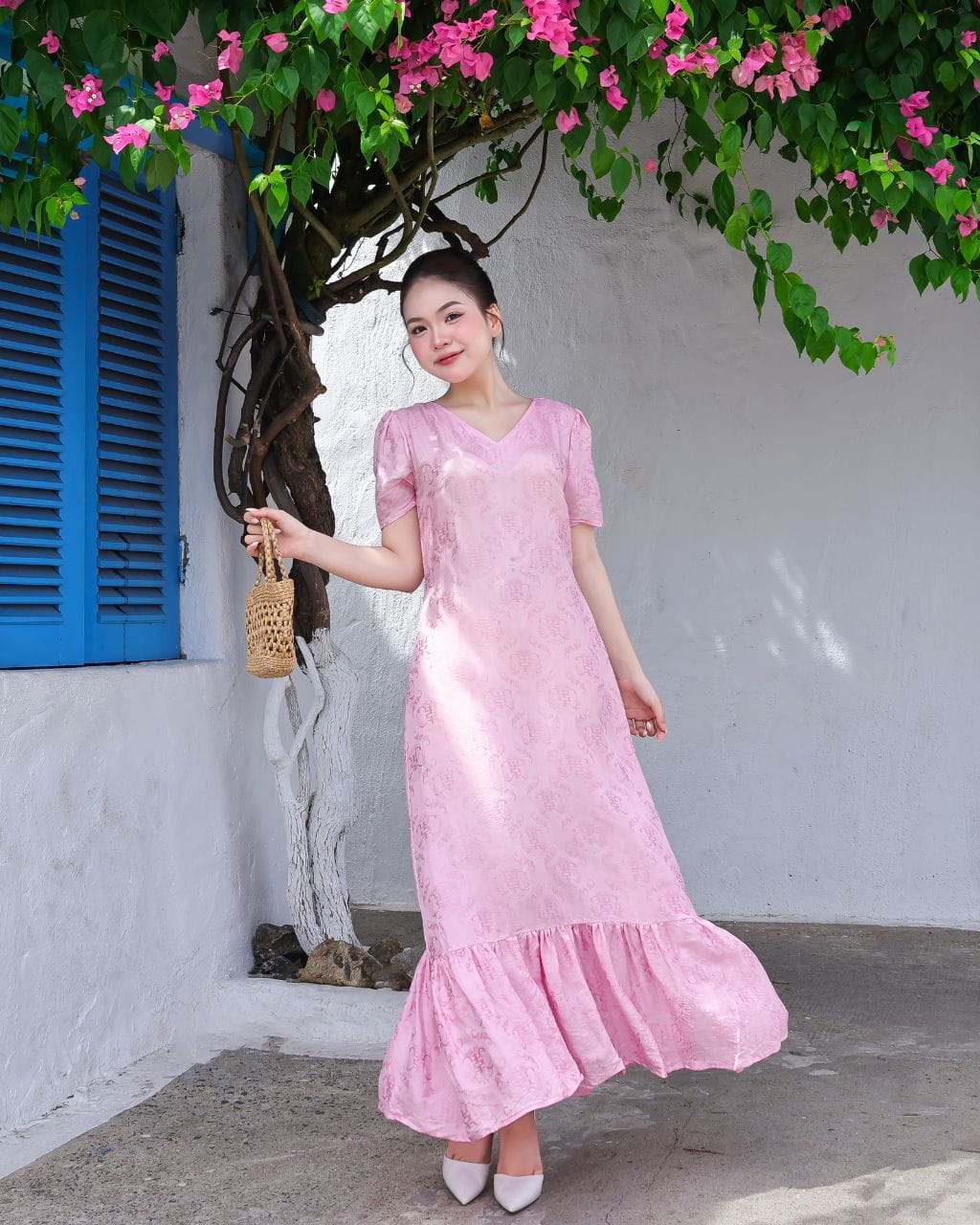 Váy lụa hồng thanh màu hồng
