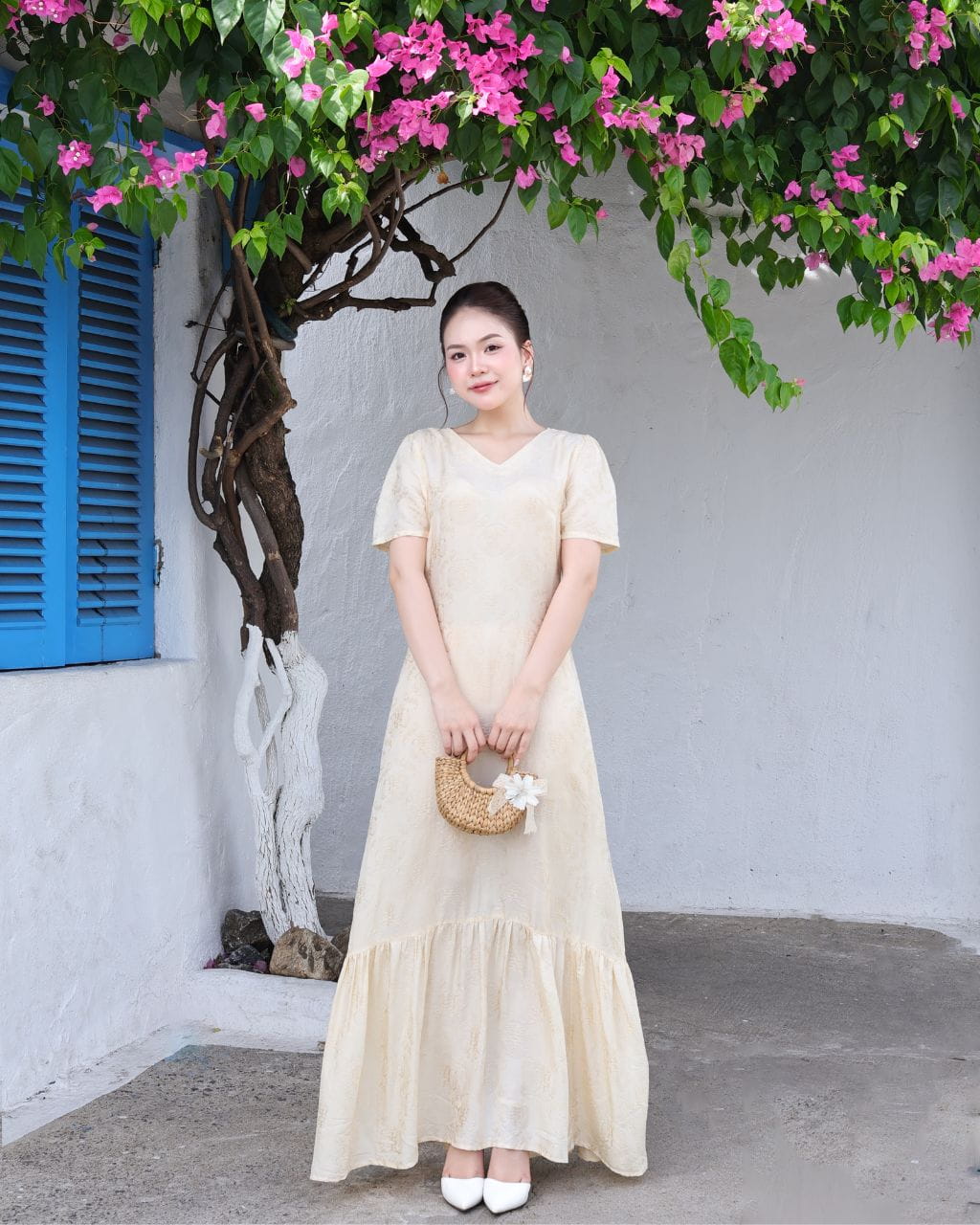 váy lụa hồng thanh màu kem