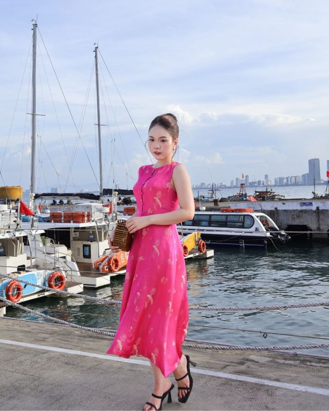 Váy lụa thư ngọc màu hồng