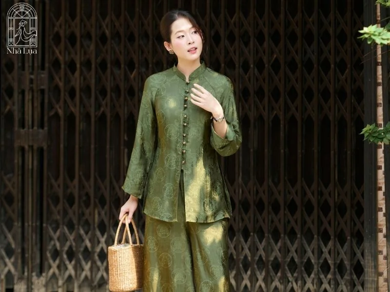 Màu sắc dịu nhẹ của pháp phục giúp làm dịu căng thẳng, nhắc nhở tâm trí luôn chánh niệm, thong dong và bớt cáu gắt