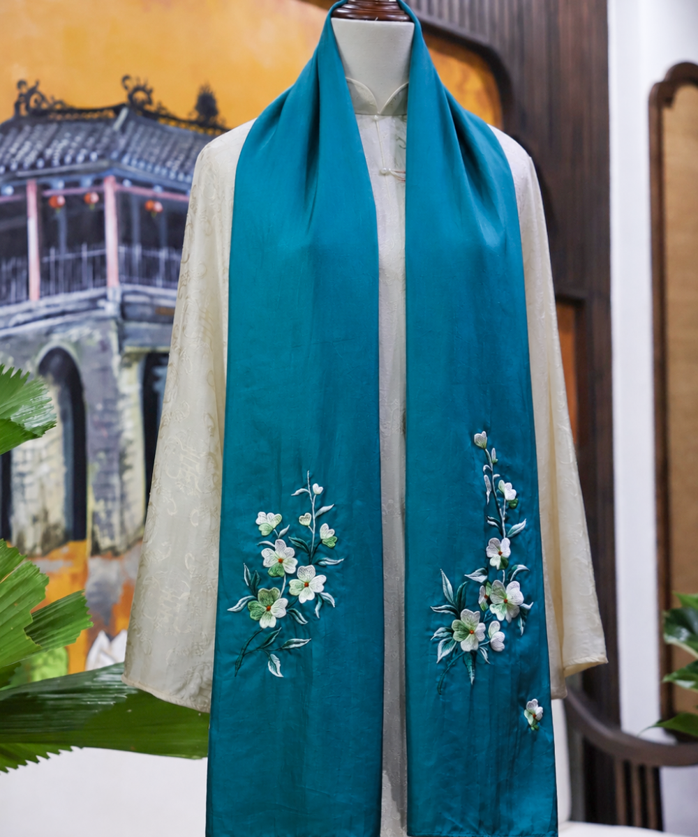 Khăn Lụa Tơ Tằm Tự Nhiên 100% Họa Tiết Thêu Hoa Màu Xanh Dương Đậm – Quà Tặng Khăn Lụa | NHÀ LỤA